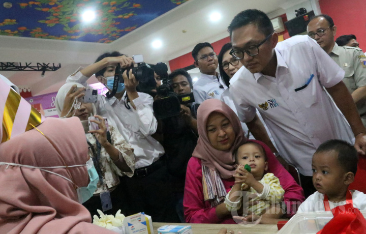 Wamen BUMN Aminuddin Maruf Tinjau Cek Kesehatan Gratis, Foto 1 #2014666 ...