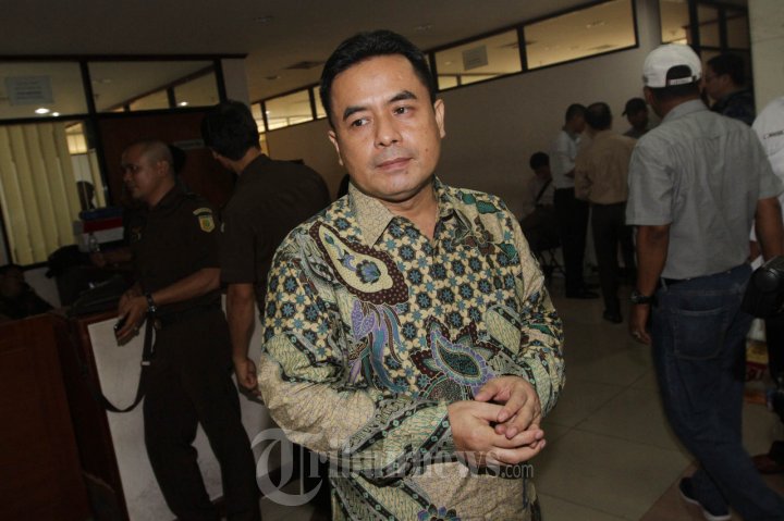 Dasep Ahmadi Jalani Sidang Perdana Korupsi Mobil Listrik, Foto 1