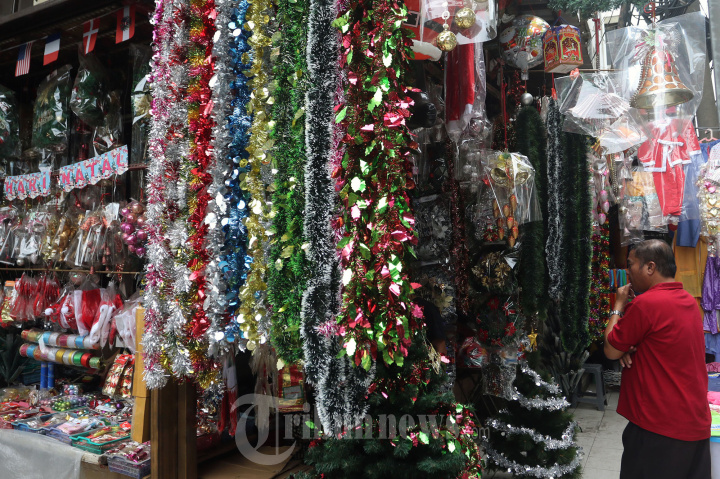 Penjualan Pernak Pernik Natal di Jakarta, Foto 6 #1950109 - TribunNews.com