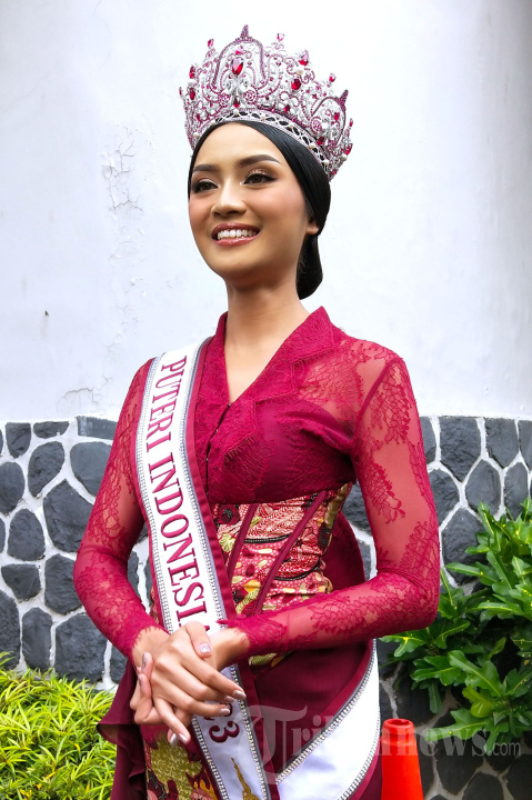 Puteri Indonesia 2023 Farhana Nariswari Wisandana Foto 1 1969018 puteri-indonesia-2023-farhana-nariswari-wisandana-foto-1-1969018