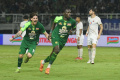 Liga-1-Persebaya-Menang-Tipis-Atas-Madura-United_20250421_044826.jpg