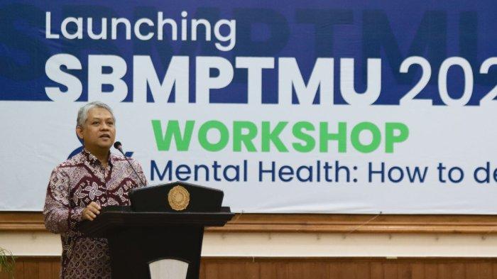 Ahmad Muttaqin, Sekretaris Majelis Diktilitbang PP Muhammadiyah saat memberikan sambutan dalam launching di Auditorium Moh. Djazman Universitas Muhammadiyah Surakarta pada, Selasa (23/1/2024).