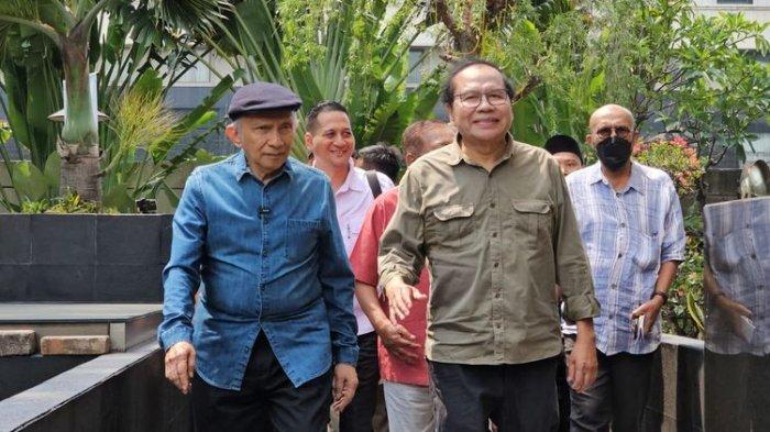 Amien Rais dan Rizal Ramli mendatangi gedung Merah Putih Komisi Pemberantasan Korupsi (KPK), Jakarta Selatan, Senin (21/8/2023).