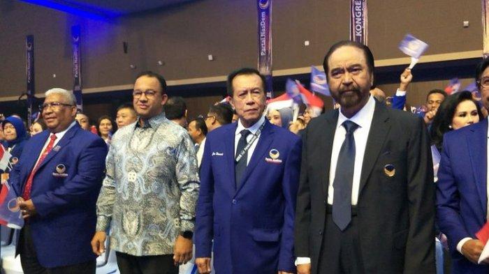 Ketua Umum Partai Nasdem Surya Paloh (kanan)