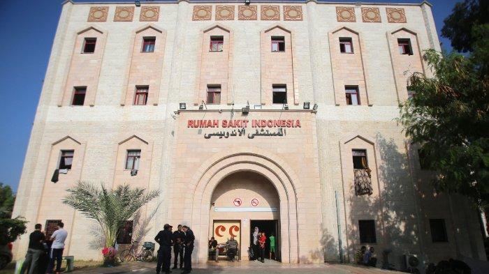 Sebuah gambar menunjukkan rumah sakit Rumah Sakit Indonesia di Kota Gaza pada 1 November 2023 di tengah pertempuran yang sedang berlangsung antara Israel dan kelompok Palestina Hamas. Ribuan warga sipil, baik warga Palestina maupun Israel, telah tewas sejak 7 Oktober 2023, setelah militan Hamas Palestina yang berbasis di Jalur Gaza memasuki Israel selatan dalam serangan yang belum pernah terjadi sebelumnya yang memicu perang yang diumumkan oleh Israel terhadap Hamas dengan pemboman balasan di Gaza.