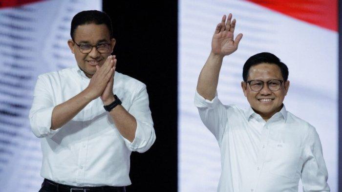 Calon presiden Anies Baswedan (kiri) dan calon wakil presiden Muhaimin Iskandar menghadiri debat terakhir pemilihan wakil presiden di Jakarta Convention Center (JCC) di Jakarta pada 21 Januari 2024.
