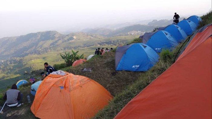 Suasana camp area di Bukit Paralayang Kemuning.