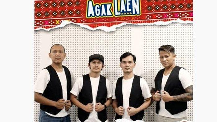 Chord Gitar Lagu Agak Laen yang Viral di TikTok: Agak Laen Kau, Agak Laen Bapakmu