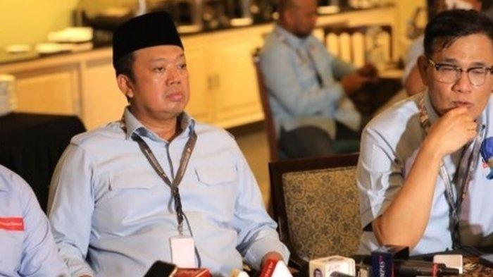 Sekretaris TKN Prabowo-Gibran, Nusron Wahid (tengah).