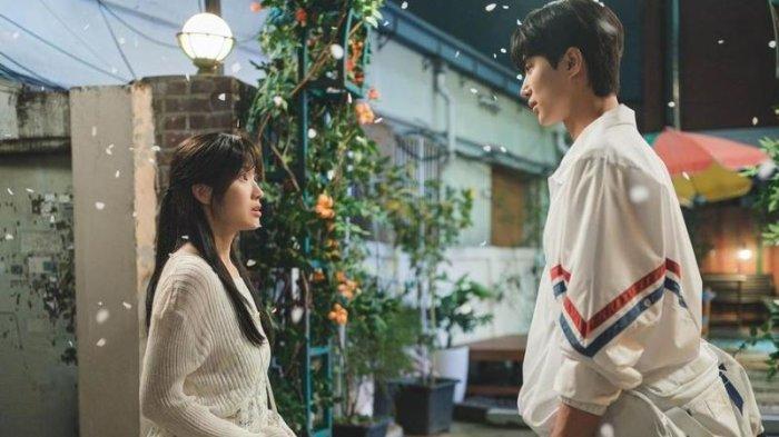 Drama Korea Lovely Runner - 2024