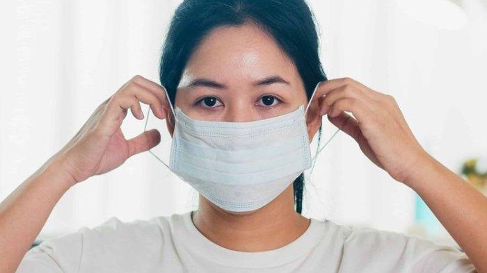Masker medis digunakan untuk mencegah penularan Covid-19, baik dari diri kita, jika positif Covid-19, maupun dari orang lain.