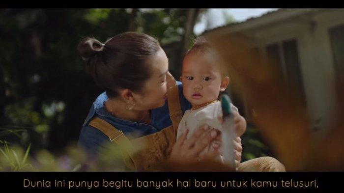 Jennifer Bachdim Percayakan Perlindungan Anak pada Doodle Lewat Kenyamanan dan Kehangatan