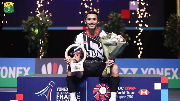 Jonatan Christie Juara French Open 2023 setelah sukses kandaskan perlawanan wakil China, Li Shi Feng, di Glaz Arena, Rennes, Perancis, pada Minggu (29/10/2023) malam WIB.