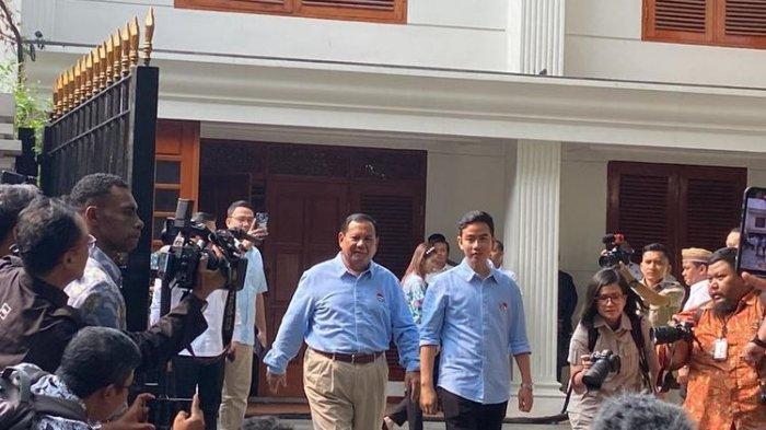 Wali Kota Surakarta Gibran Rakabuming Raka mendatangi kediaman Ketua Umum Partai Gerindra Prabowo Subianto di Jalan Kertanegara, Jakarta Selatan, Rabu (25/10/2023) pagi.