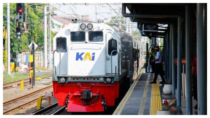 KAI mencatat kenaikan volume penumpang sebesar 11 persen pada triwulan pertama (Januari-Maret) 2024.