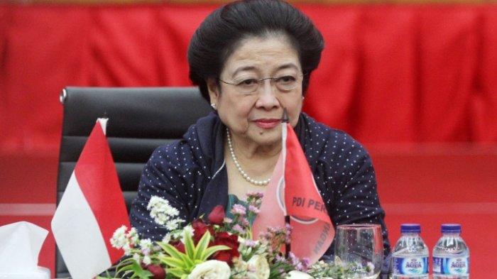 Ketua Umum DPP PDI Perjuangan, Megawati Soekarnoputri saat menerima kunjungan Pimpinan Ikhwanul Muballighin Mudjib Khudori di Kantor DPP PDI Perjuangan, Jalan Diponegoro, Jakarta Pusat, Kamis (26/4/2018).