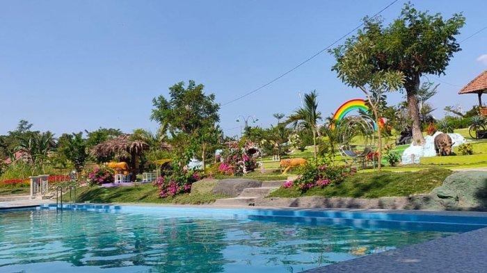 Kolam Renang di Edum Park