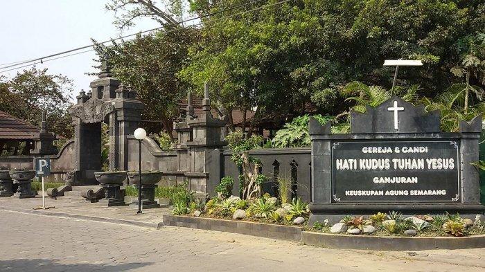 Kompleks Gereja Katolik Hati Kudus Yesus Ganjuran.