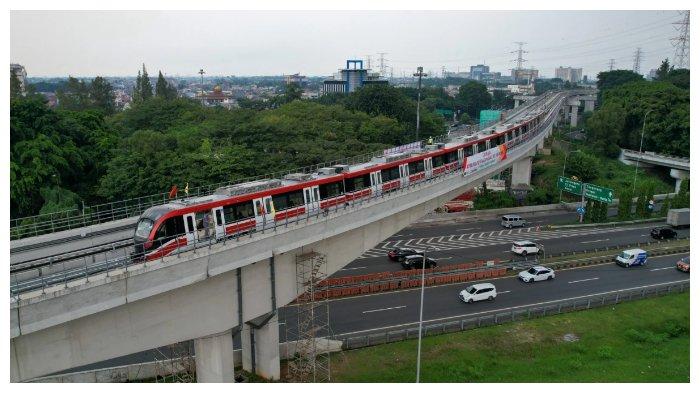 Pengguna LRT Jabodebek masih berkesempatan mendapat promo harga spesial. Adapun tarif jarak dekat LRT Jabodebek mulai Rp 3.000.
