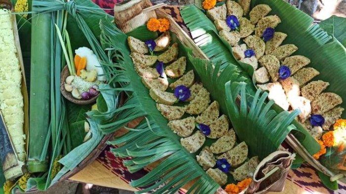 Makanan Songkol merupakan kuliner khas Kabupaten Manggarai Barat, NTT. saat ini gencar disajikan kepada tamu yang berkunjung ke Labuan Bajo. (HANDOUT/WARGA MANGGARAI BARAT)