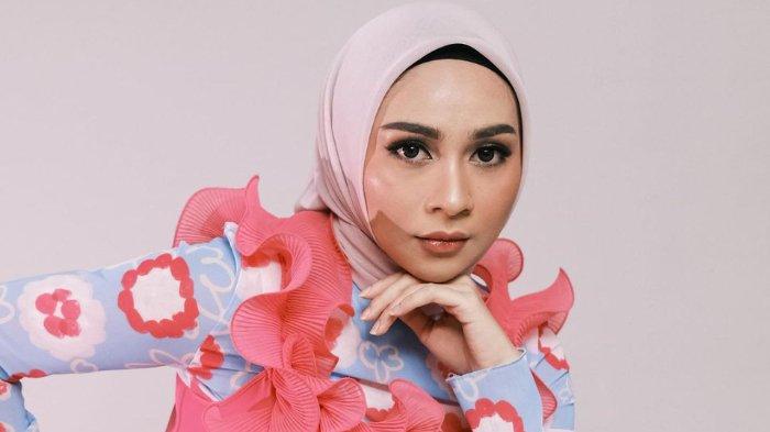 Mengenal Ira Nandha, Selebgram Berhijab Viral Usai Bongkar Perselingkuhan Suaminya dengan Pramugari