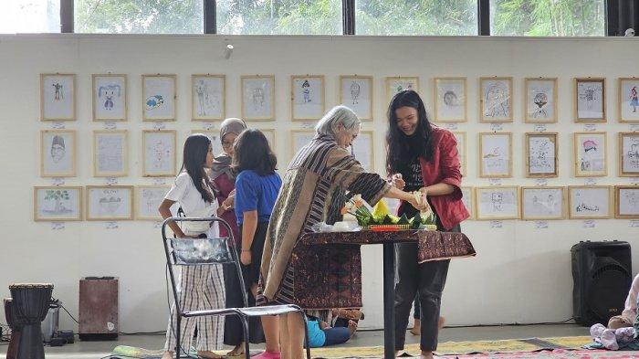 Kelas Minat Menggambar dan Fotografi dari Sanggar Anak Alam (SALAM) menyelenggarakan pameran gambar dan fotografi bertema 