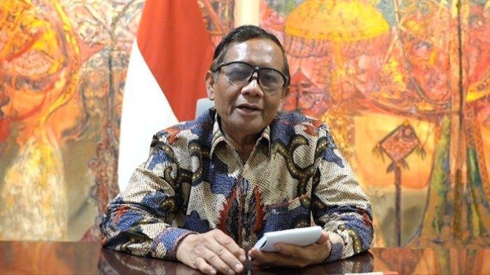 Menteri Koordinator Bidang Politik Hukum dan Keamanan Mahfud MD bicara soal utang pemerintah terhadap pengusaha jalan tol Jusuf Hamka- Begini respons Mahfud MD soal Jusuf Hamka yang menagih utang Rp 800 miliar ke pemerintah.