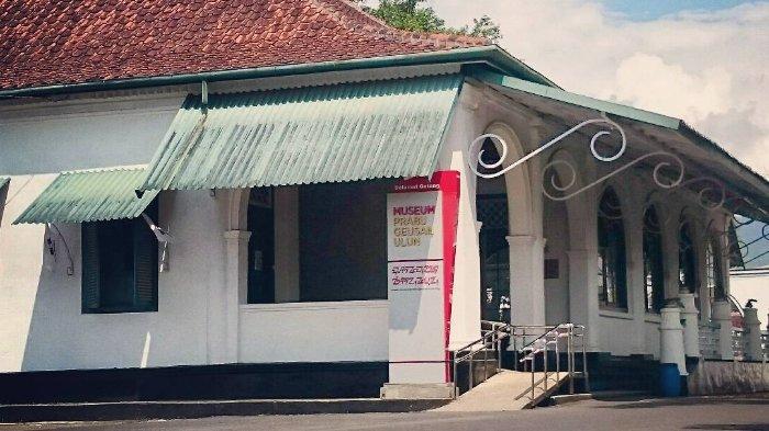 Obyek Wisata Museum Prabu Geusan Ulun di Sumedang Jawa Barat merupakan tempat wisata yang wajib dikunjungi jika bertandang ke Sumedang, karena pesona keindahannya tidak ada duanya.