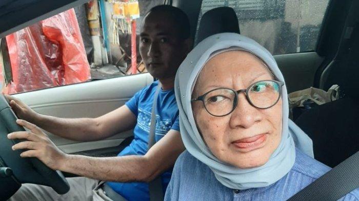 Para pecalang saat menghadang mobil yang dikendarai Ratna Sarumpaet