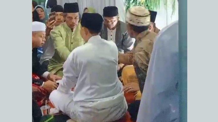 Pelaksanaan akad nikah pasangan sesama jenis di Desa Pakuon, Kecamatan Sukaresmi, Kabupaten Cianjur, Jumat (8/12/2023).