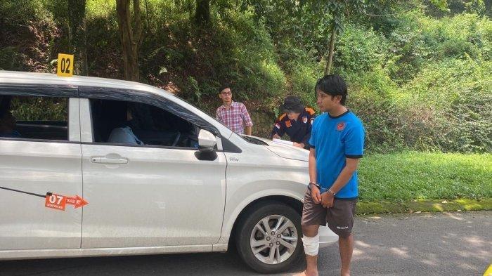 Pelaku pembunuhan terhadap seorang wanita yang mayatnya dibuang ke wilayah Kota Banjar, Jawa Barat, Jumat (1/3/2024).