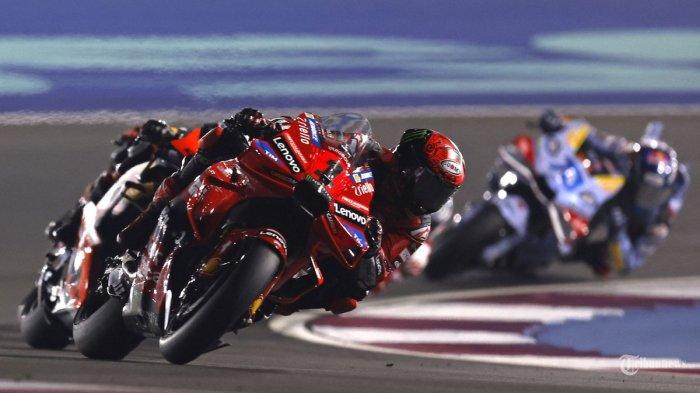 Pembalap Ducati, Francesco Bagnaia saat beraksi di GP Qatar. Ketatnya persaingan Bagnaia dan Marc Marquez akan tersaji dalam Jadwal MotoGP Spanyol, Minggu (28/4/2024).