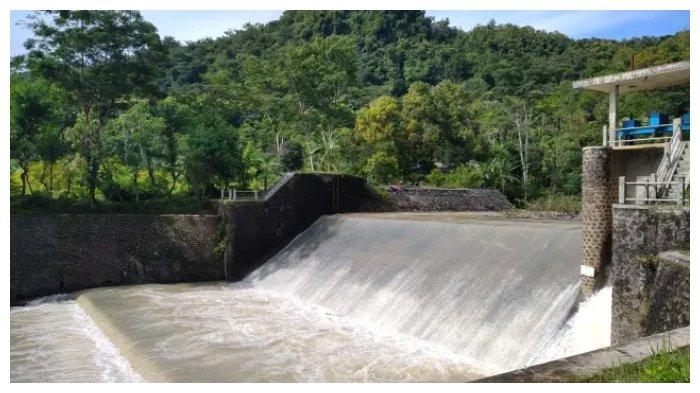 Pintu air yang terdapat di Bendung Khayangan