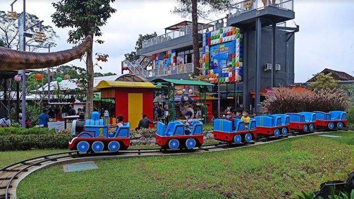 Wahana bermain yang terdapat di Suraloka Zoo.