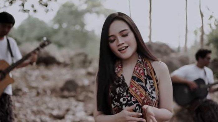 Soegi Bornean Chord Gitar Lagu Asmalibrasi - Soegi Bornean: Asmara Telah Terkalibrasi Frekuensi yang Sama