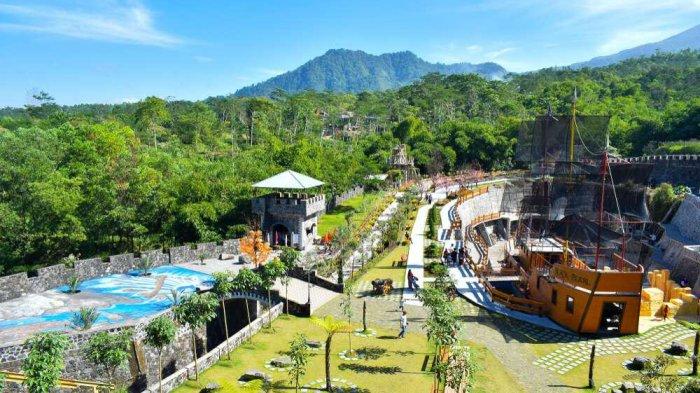 Suasana di dalam The Lost World Park