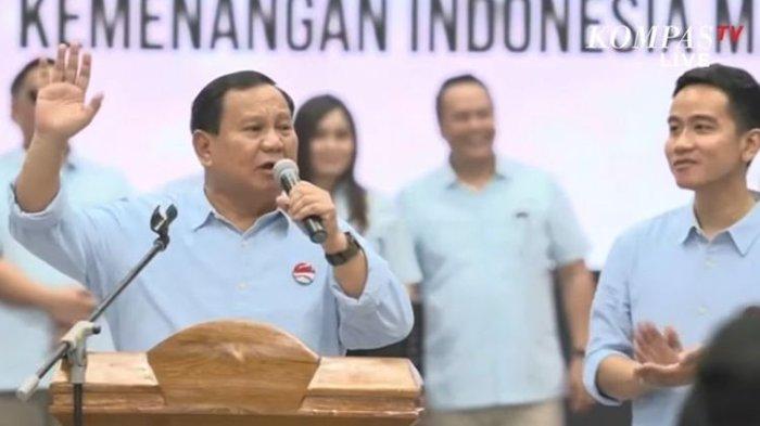 Prabowo Subianto dan Gibran Rakabuming Raka berpidato di hadapan jajaran ketua umum partai politik anggota KIM serta para pendukung dan simpatisan Koalisi Indonesia Maju sebelum mendaftarkan diri ke Komisi Pemilihan Umum (KPU), Rabu (25/10/2023).