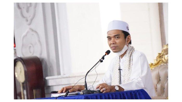 Ustaz Abdul Somad (UAS) sedang memberikan tausiyah di Masjid Darussalam Lhokseumawe Aceh.