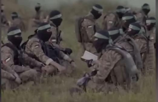 VIRAL Pejuang Hamas Mengaji Bersama Disela-sela Perang Lawan Zionis Israel