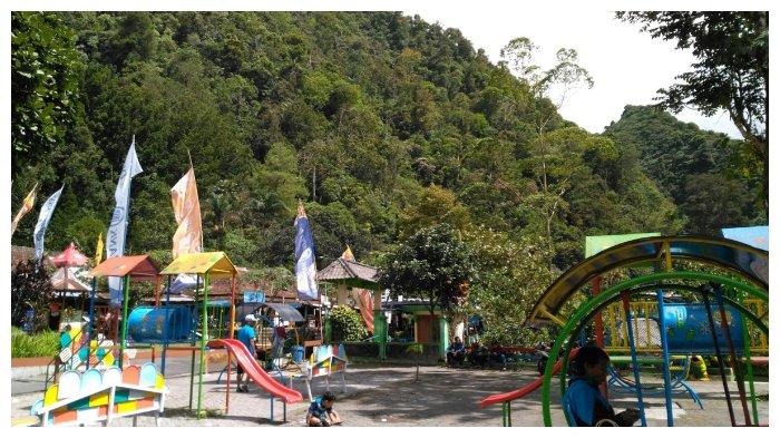 Wahana bermain anak yang berada di Tlogo Putri, Kaliurang.