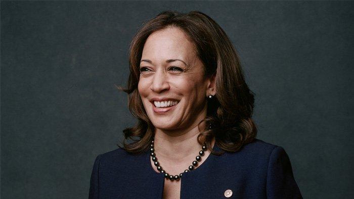 Kamala Harris menjadi wanita pertama AS yang sukses menapaki Gedung Putih. Sebelumnya, sudah dua wanita AS, Hillary Clinton dan Sarah Palin, namun mereka tidak sesukses Harris.