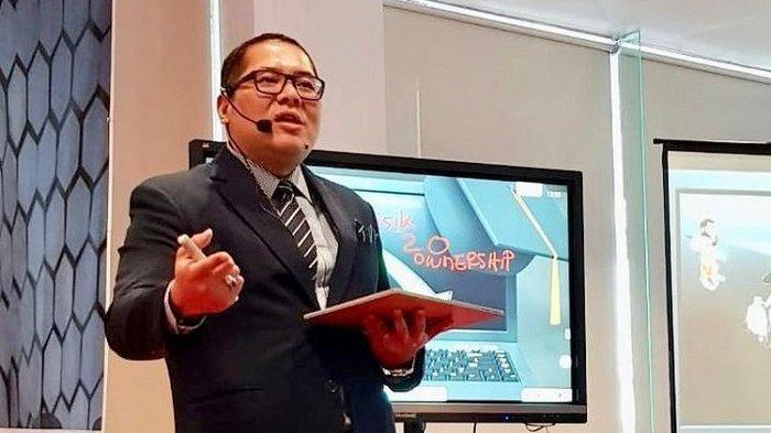 Jubir Timnas AMIN Indra Charismiadji bernasib tragis, saat sibuk kampanye malah ditangkap aparat hukum. Kini, caleg Partai NasDem itu mendekam di Rutan Cipinang.