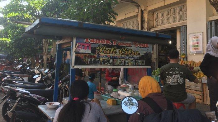 Tahok Pak Citro berlokasi di Jalan Suryopranoto No 21, Kepatihan Wetan, Kecamatan Jebres, Kota Surakarta, Jawa Tengah.
