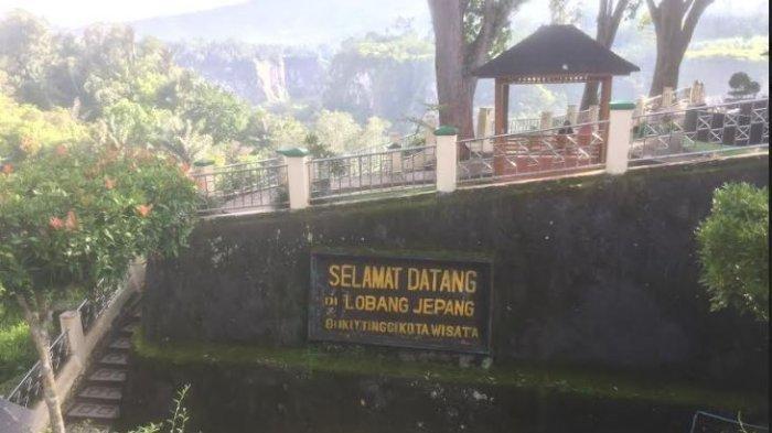 Taman Panorama Lobang Jepang di Kota Bukittinggi Sumbar.