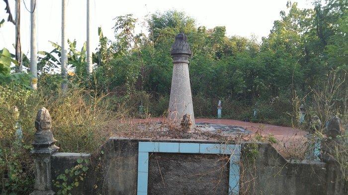 MONUMEN JEMBATAN BACEM - Monumen Pakubuwono X di bawah Jembatan Bacem Sukoharjo, Minggu, 6 September 2020