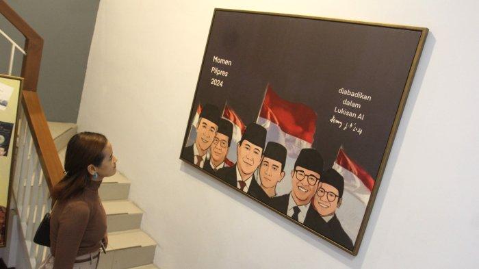 Sejumlah pengunjung memperhatikan 188 lukisan Artificial Intelligence karya Denny JA yang dipamerkan di Mahakam 24 Residence, Jakarta Selatan, Rabu (5/6/2024).