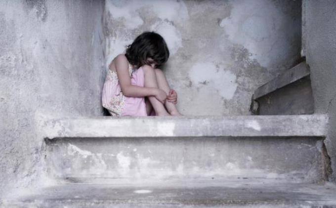 Ilustrasi anak yang mengalami pelecehan seksual, berdampak fatal pada psikologi mereka ke depannya.