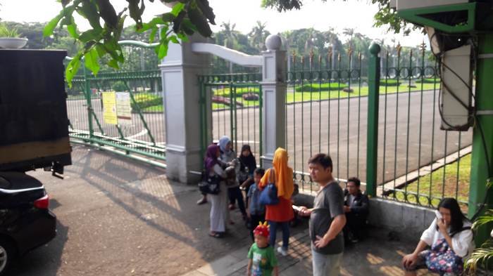 Pejalan Kaki Apresiasi Dibukanya Pintu Masuk Kecil di Monas ...