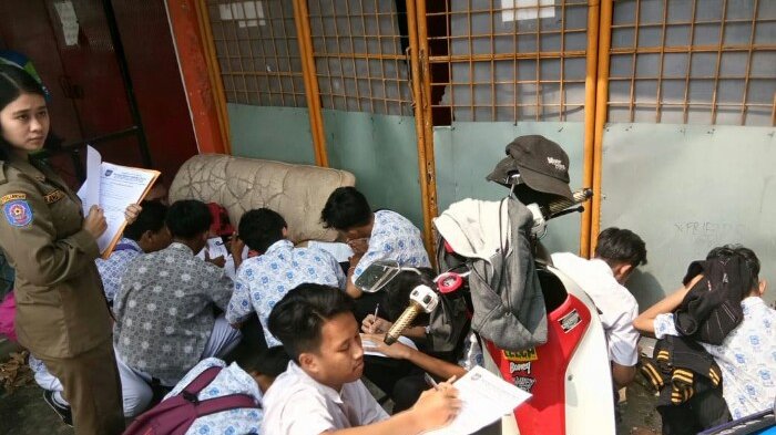 Satpol PP Lombok Tengah razia pelajar sekolah