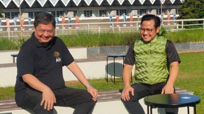Ketua Umum Partai Golkar Airlangga Hartarto dan Ketua Umum Partai Kebangkitan Bangsa (PKB) Muhaimin Iskandar duduk bersama dalam sebuah kesempatan di di Istora Senayan, Jakarta